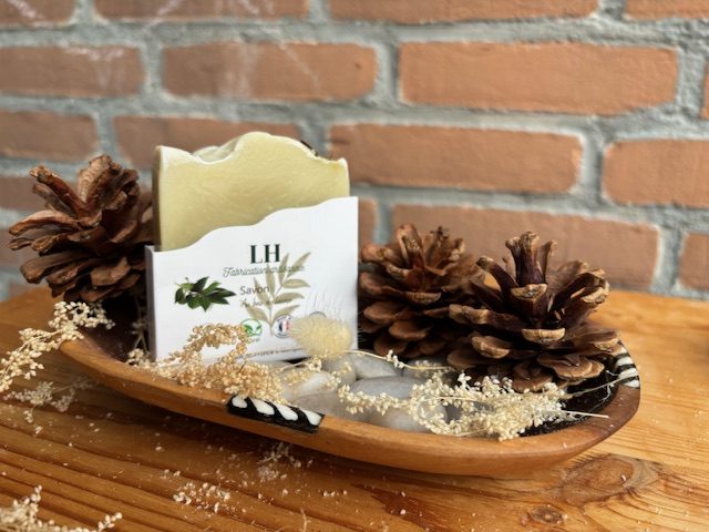 Superfatted soap with Laurel Berries